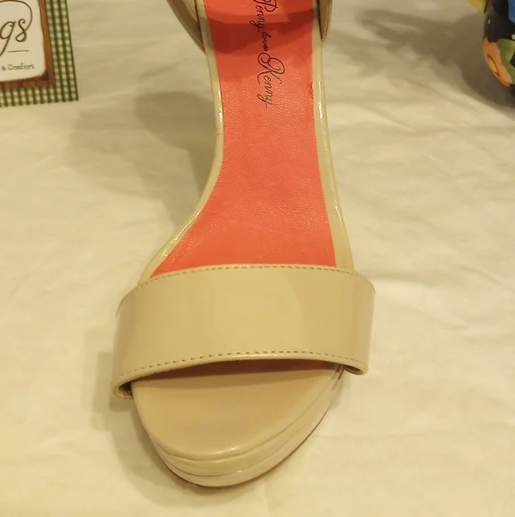Penny Loves Kenny Heels - Picture 6 of 11